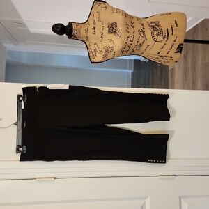 Liz Claiborne Black Mid Rise Crop